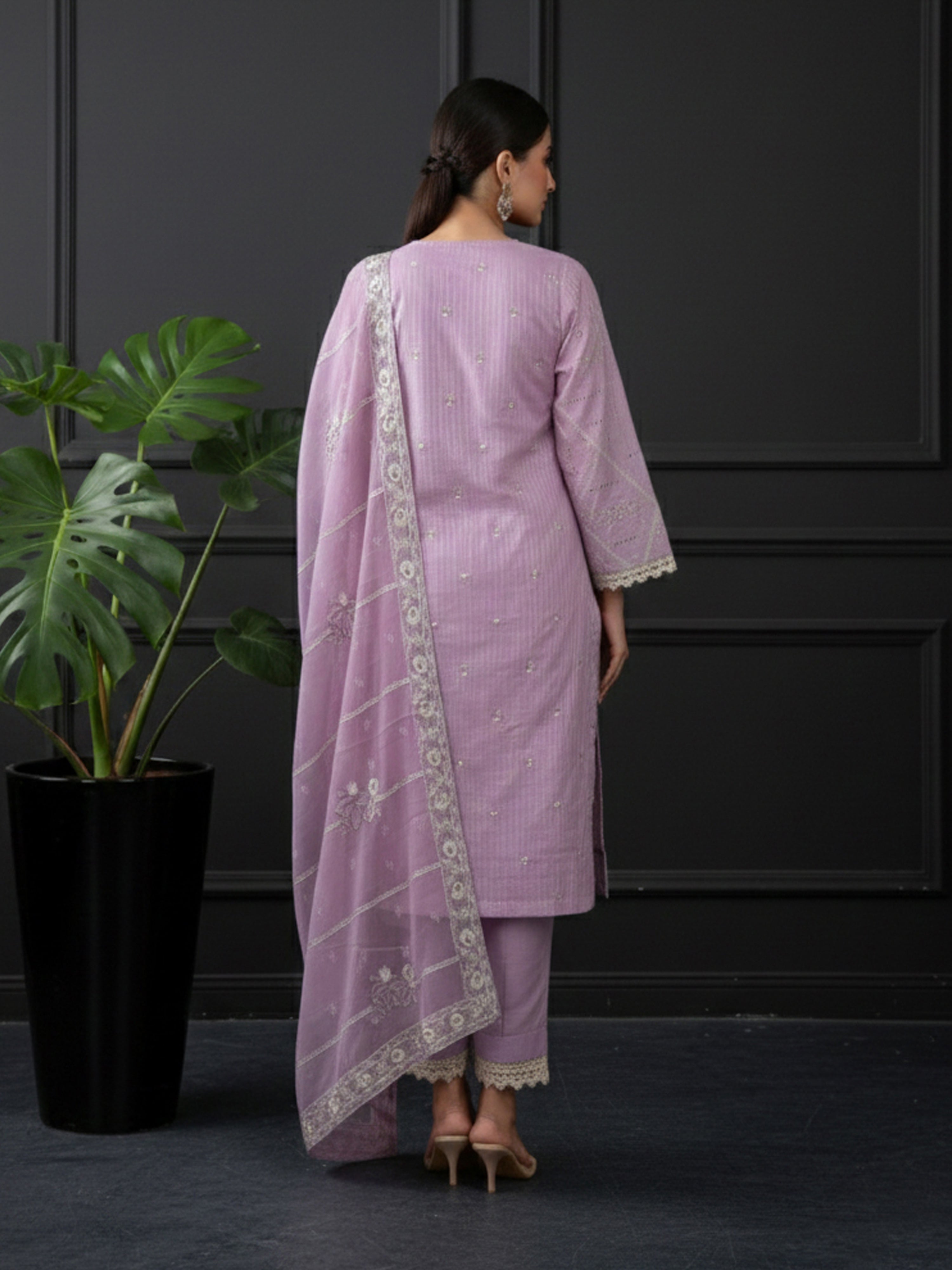 SAIRA DG-889A11 Unstitched LAWN Collection